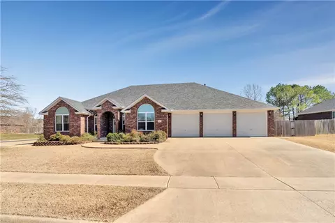 1100 River Meadows Dr, Fayetteville, AR 72701