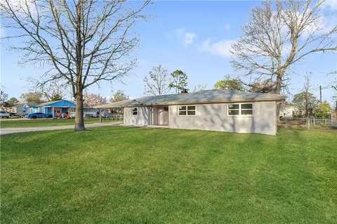 832 S Maxwell St, Siloam Springs, AR 72761