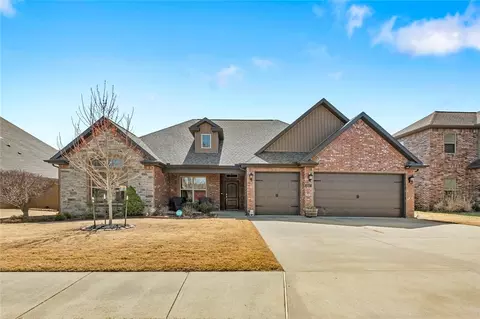 1507 SW Hayfield Dr, Bentonville, AR 72712