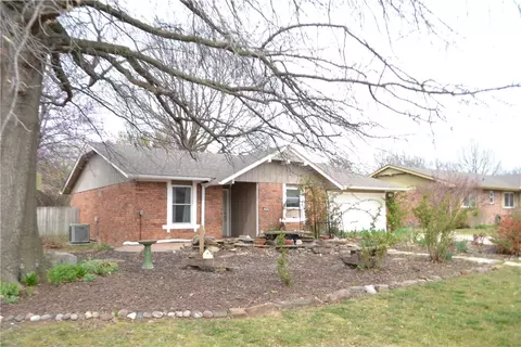 204 Edmondson Ave, Springdale, AR 72764