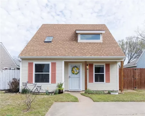 2108 Blueberry Ln, Springdale, AR 72762