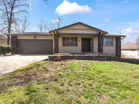 5 Piccadilly Ln, Bella Vista, AR 72714