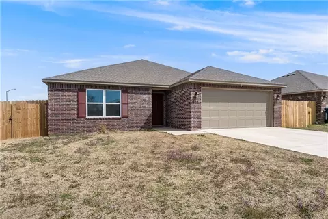 922 Aiden St, Siloam Springs, AR 72761