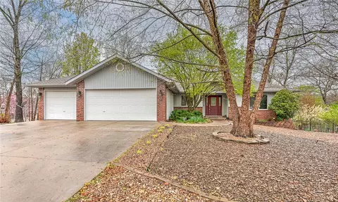 10 Thursby Ln, Bella Vista, AR 72714