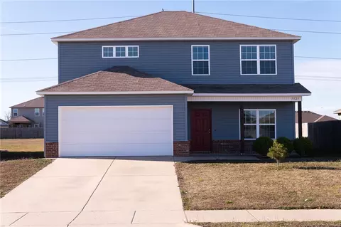 1521 Scotland Dr, Centerton, AR 72719