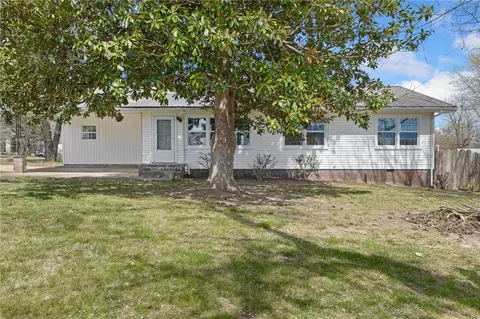 197 Creekview Rd, Harrison, AR 72601