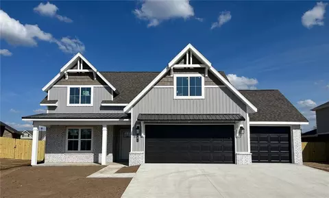 681 Summer Ln, Prairie Grove, AR 72753