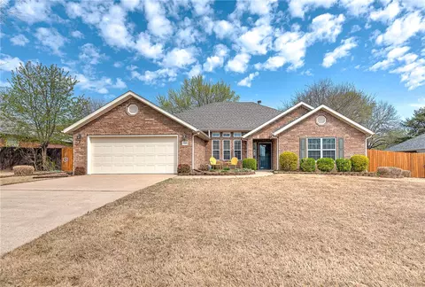2800 Amberwood St, Springdale, AR 72762