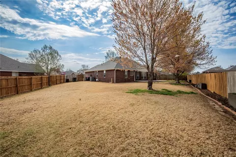 744 Nicholson Ave, Springdale, AR 72764 photo 2