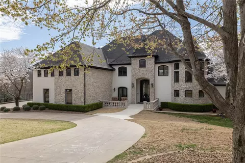 5137 Turnhouse Cir, Fayetteville, AR 72704