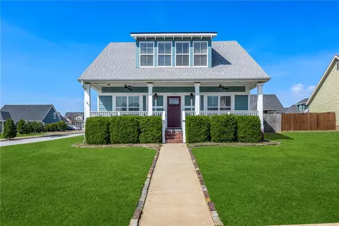 1300 Chancery Ln, Cave Springs, AR 72718