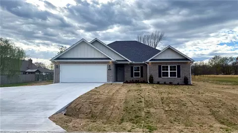 131 County Ave, Lincoln, AR 72744