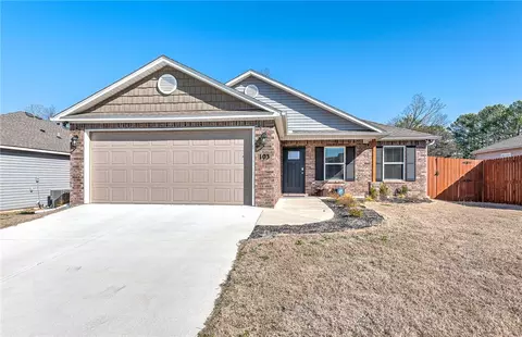 103 Gillian Ave, Rogers, AR 72758