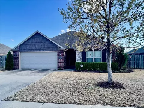 2969 W Millstone Dr, Fayetteville, AR 72704