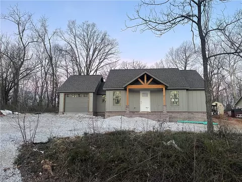 24 Coalburn Dr, Bella Vista, AR 72715