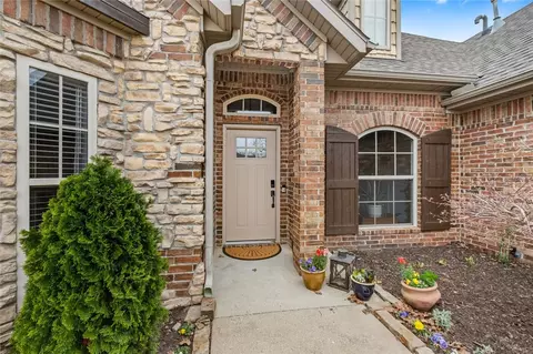 3904 SW Hawthorne St, Bentonville, AR 72712