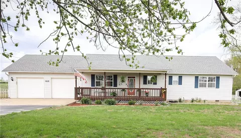 6608 Lynx Ln, Harrison, AR 72601