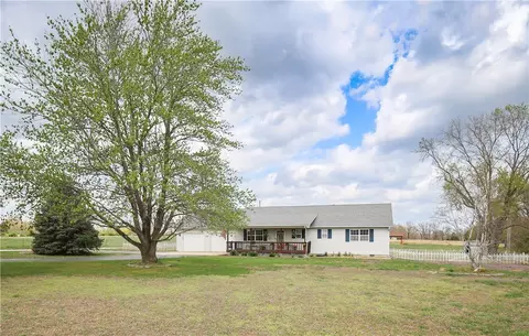 Exterior - 6608 Lynx Ln, Harrison, AR 72601 photo 2 of 6