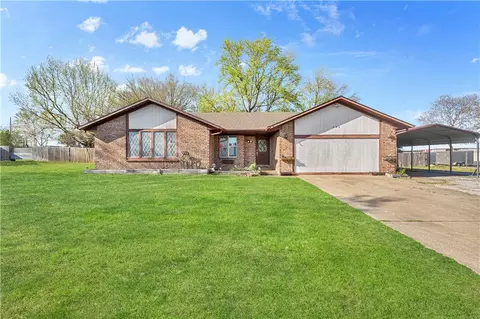 204 W Robinson Ave, Lowell, AR 72745