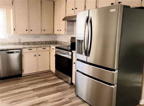 Kitchen - 9 Grandview Ave, Harrison, AR 72601 photo 1 of 3