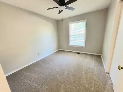 Bedroom - 9 Grandview Ave, Harrison, AR 72601 photo 2 of 3