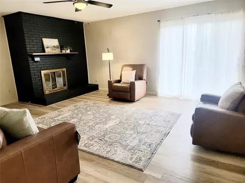 Living - 9 Grandview Ave, Harrison, AR 72601 photo 3 of 3