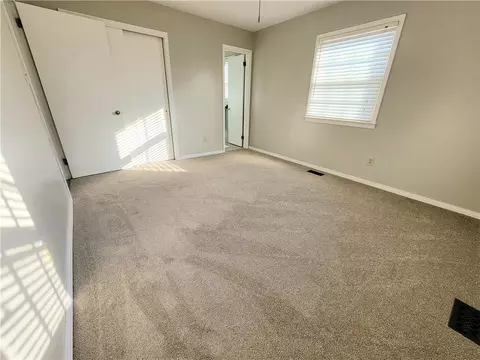 Bedroom - 9 Grandview Ave, Harrison, AR 72601 photo 1 of 3