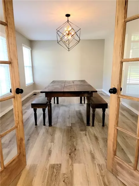 Dining - 9 Grandview Ave, Harrison, AR 72601 photo 1 of 2