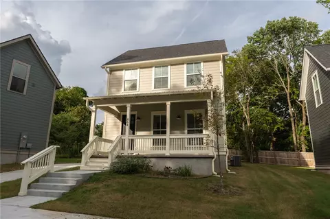 864 S Waxflower Ave, Fayetteville, AR 72701