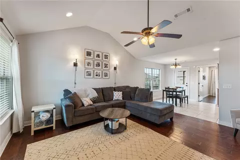 701 Olivia Ln, Centerton, AR 72719 photo 4