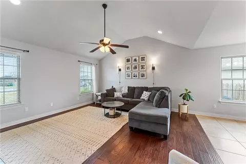 701 Olivia Ln, Centerton, AR 72719 photo 2