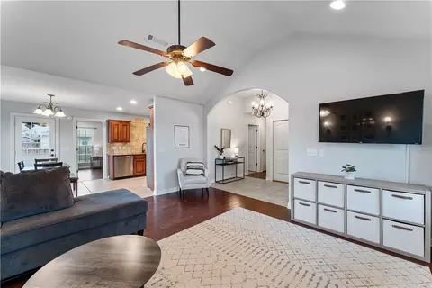 701 Olivia Ln, Centerton, AR 72719