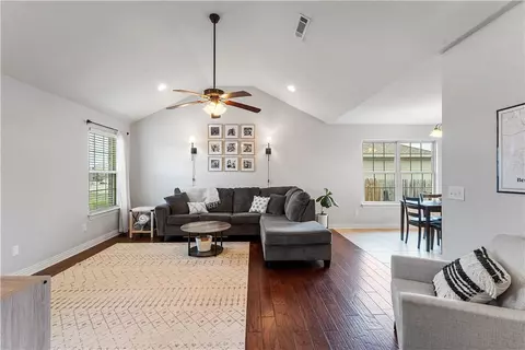 701 Olivia Ln, Centerton, AR 72719 photo 3
