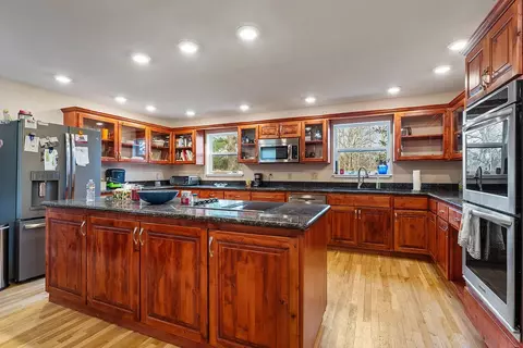 Kitchen - 521 Spring Cliff Dr, Rogers, AR 72756 photo 1 of 4