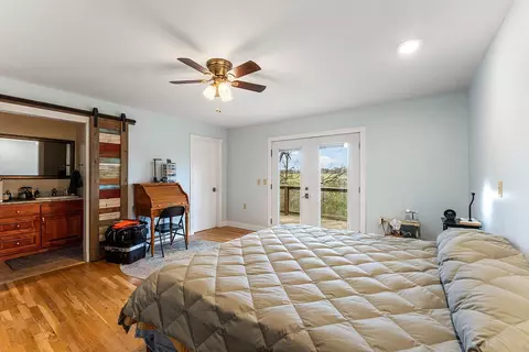 Bedroom - 521 Spring Cliff Dr, Rogers, AR 72756 photo 3 of 7