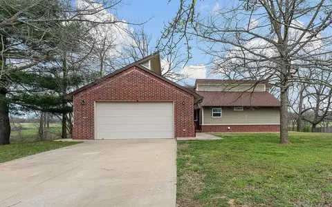 Exterior - 521 Spring Cliff Dr, Rogers, AR 72756 photo 4 of 10