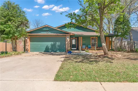 3232 Shale St, Fayetteville, AR 72704