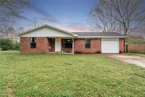 286 Kelsey Ln, Farmington, AR 72730