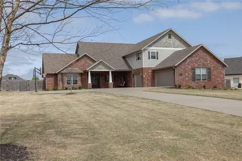 2508 Riverfront Ln, Fayetteville, AR 72703