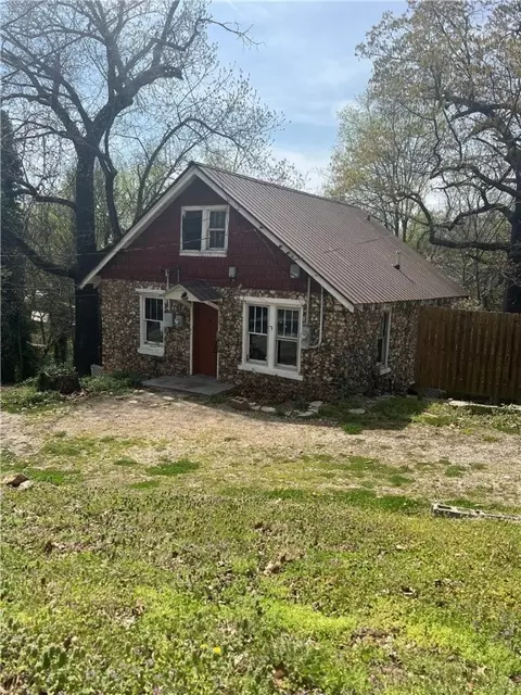 118 N Cherry St, Harrison, AR 72601