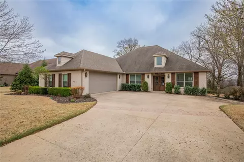 3083 E Stone Mountain Dr, Fayetteville, AR 72701