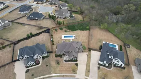 206 Melbourne Ln, Cave Springs, AR 72718