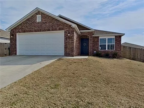 2983 W Azurite St, Fayetteville, AR 72704