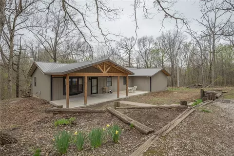 10884 Moose Dr, Neosho, MO 64850