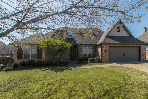 3914 Le Mason St, Springdale, AR 72764