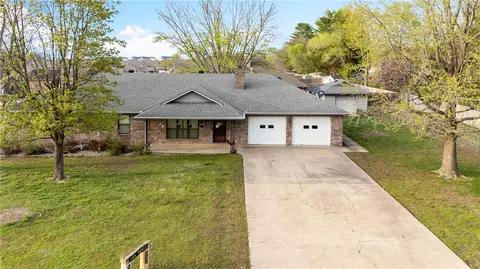 220 W Harris St, Pea Ridge, AR 72751
