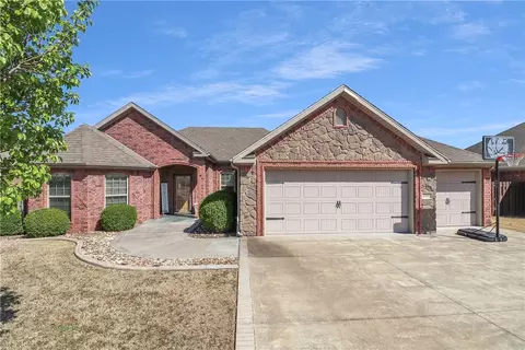 501 SW Barn Valley Rd, Bentonville, AR 72712