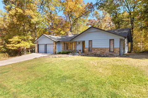 14 Adams Ln, Bella Vista, AR 72715