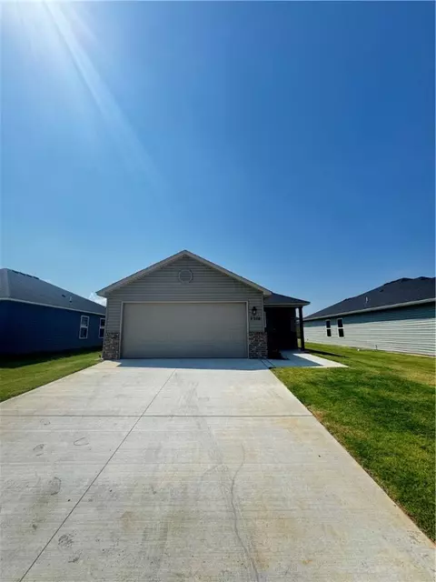 2516 E Jan St, Siloam Springs, AR 72761