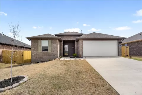 5551 Southwood Ave, Springdale, AR 72764